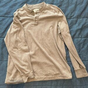 XL men’s long sleeve shirt